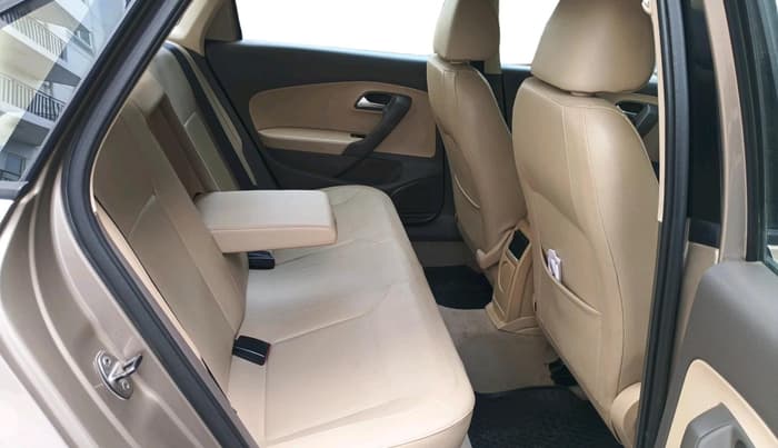 2016 Volkswagen Vento HIGHLINE PETROL AT, Petrol, Automatic, 1,65,142 km, interior