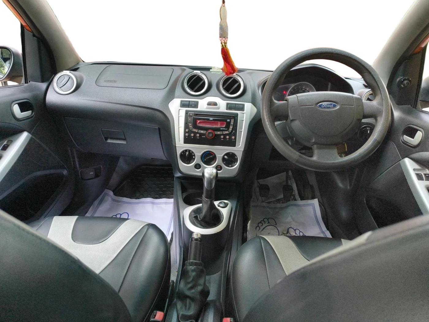 2015 Ford Figo TITANIUM 1.4 DIESEL, Diesel, Manual, 89,294 km, interior