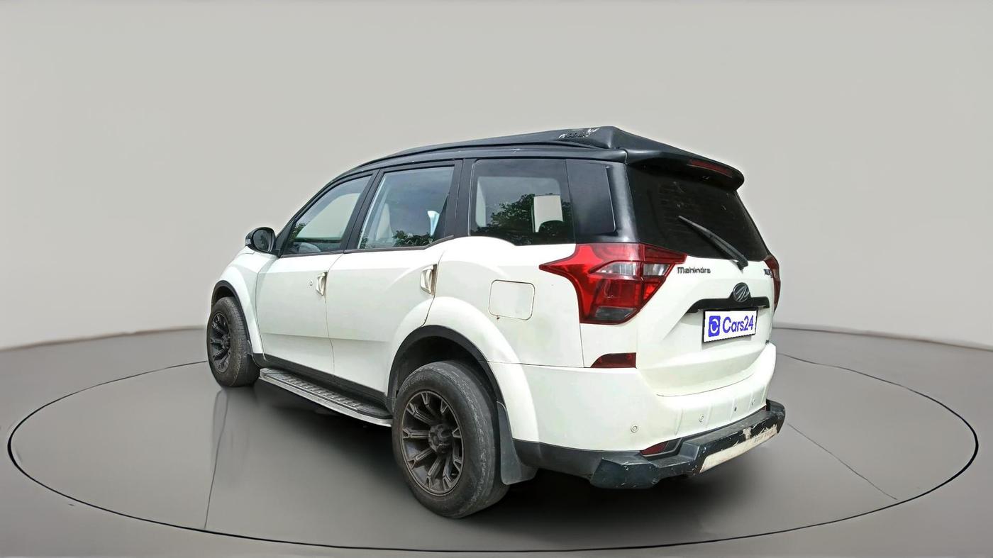 2018 Mahindra XUV500 W7, Diesel, Manual, 1,18,881 km, exterior