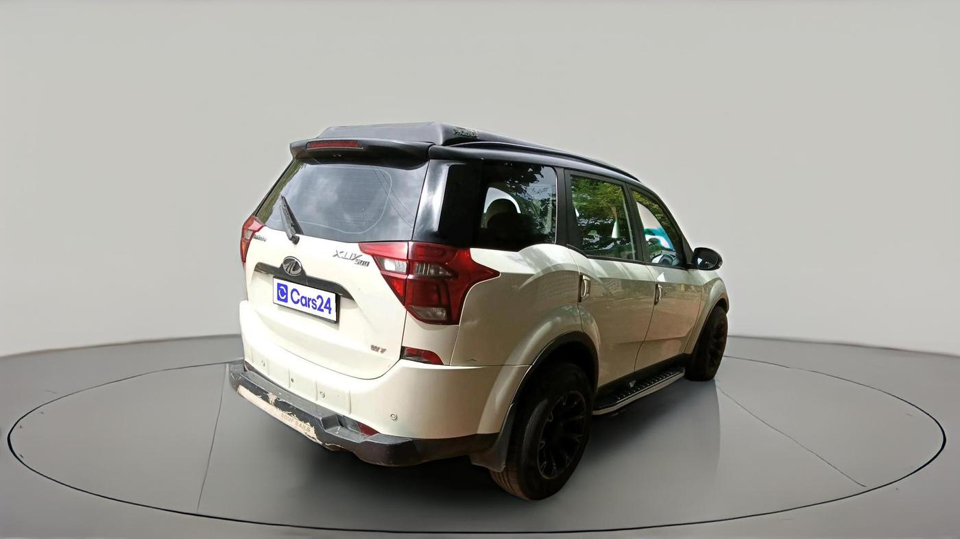 2018 Mahindra XUV500 W7, Diesel, Manual, 1,18,881 km, exterior