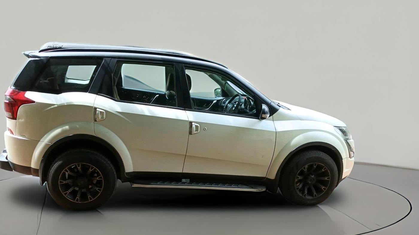 2018 Mahindra XUV500 W7, Diesel, Manual, 1,18,881 km, exterior