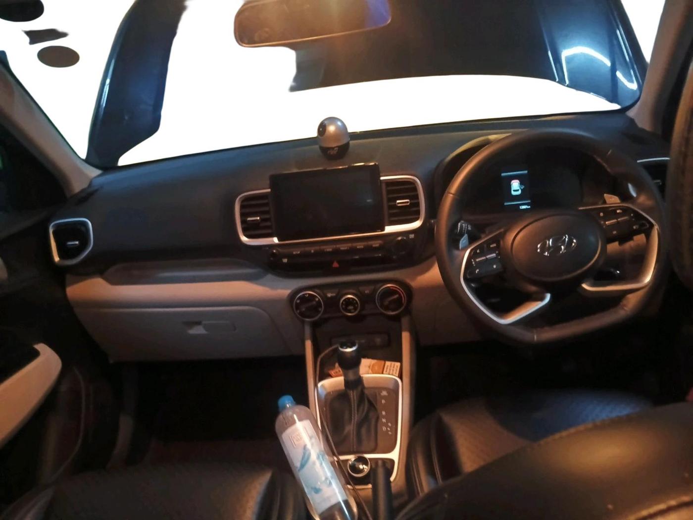 2024 Hyundai VENUE S (O) 1.0 Turbo Petrol DCT, Petrol, Automatic, 12,801 km, interior