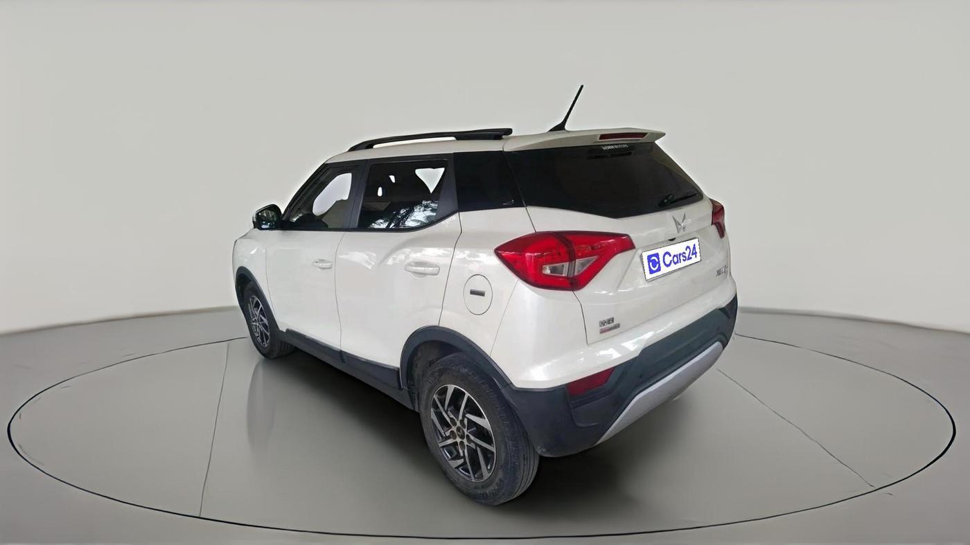 2023 Mahindra XUV300 W8 (O) 1.5 DIESEL AMT, Diesel, Automatic, 26,619 km, exterior