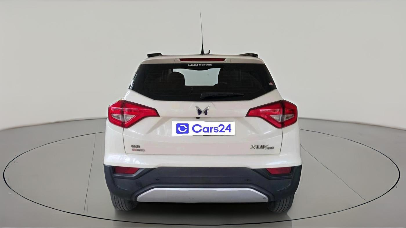 2023 Mahindra XUV300 W8 (O) 1.5 DIESEL AMT, Diesel, Automatic, 26,619 km, exterior