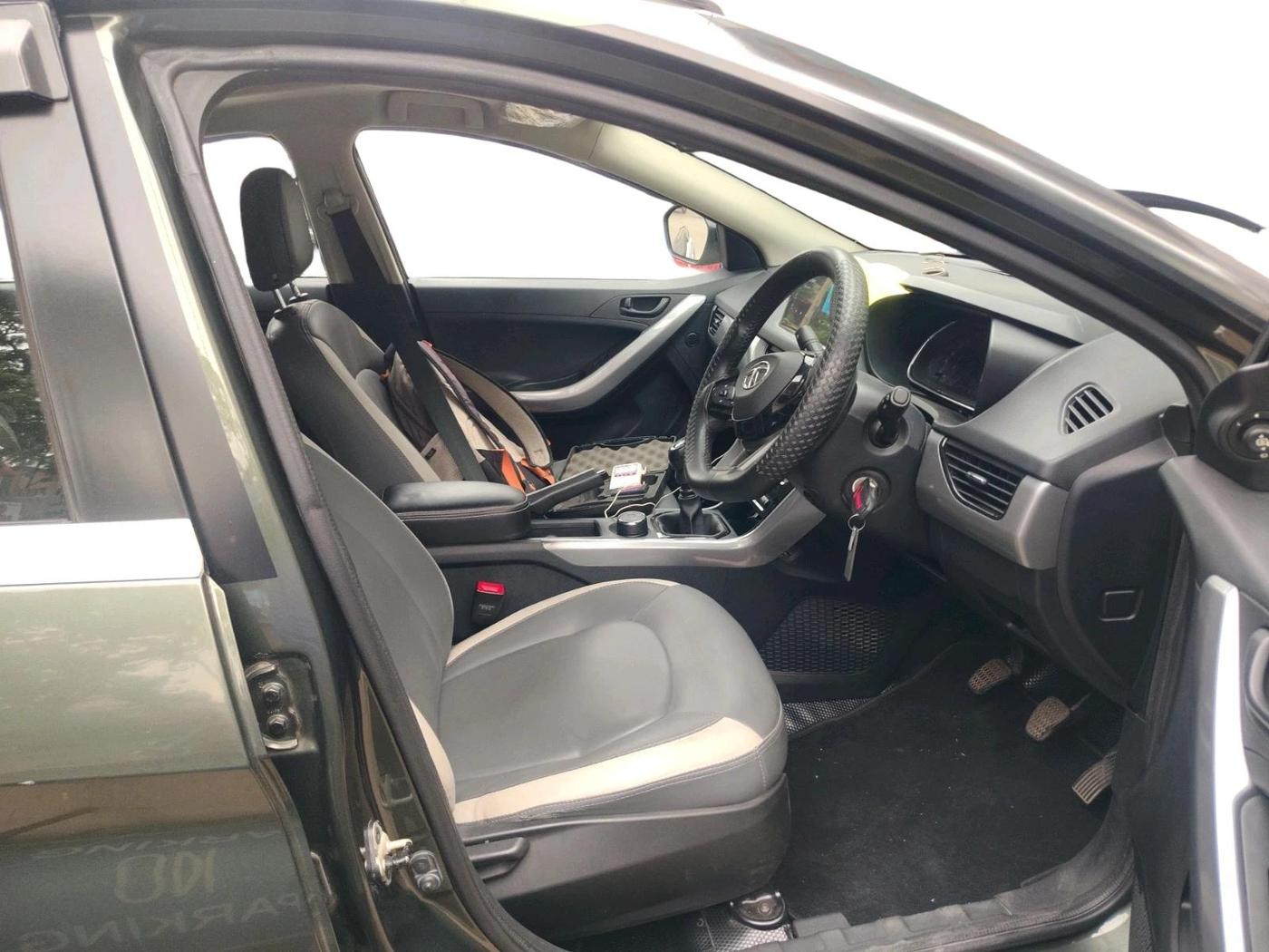 2021 Tata NEXON XM SUNROOF PETROL, Petrol, Manual, 22,252 km, interior