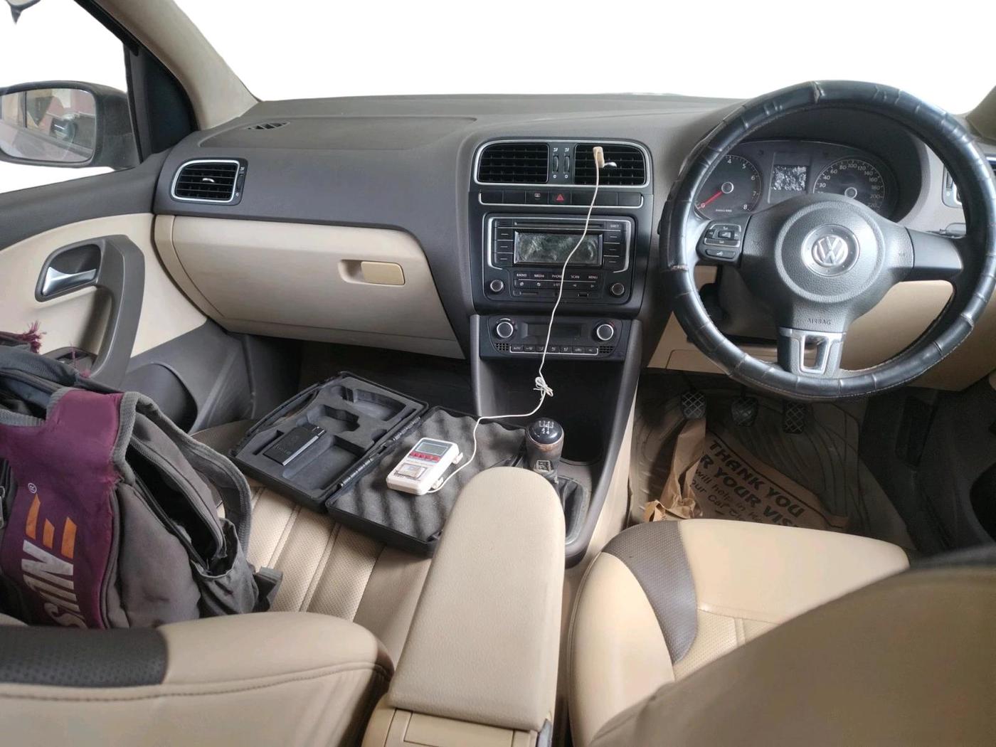 2013 Volkswagen Vento HIGHLINE 1.6 MPI, Petrol, Manual, 73,867 km, interior