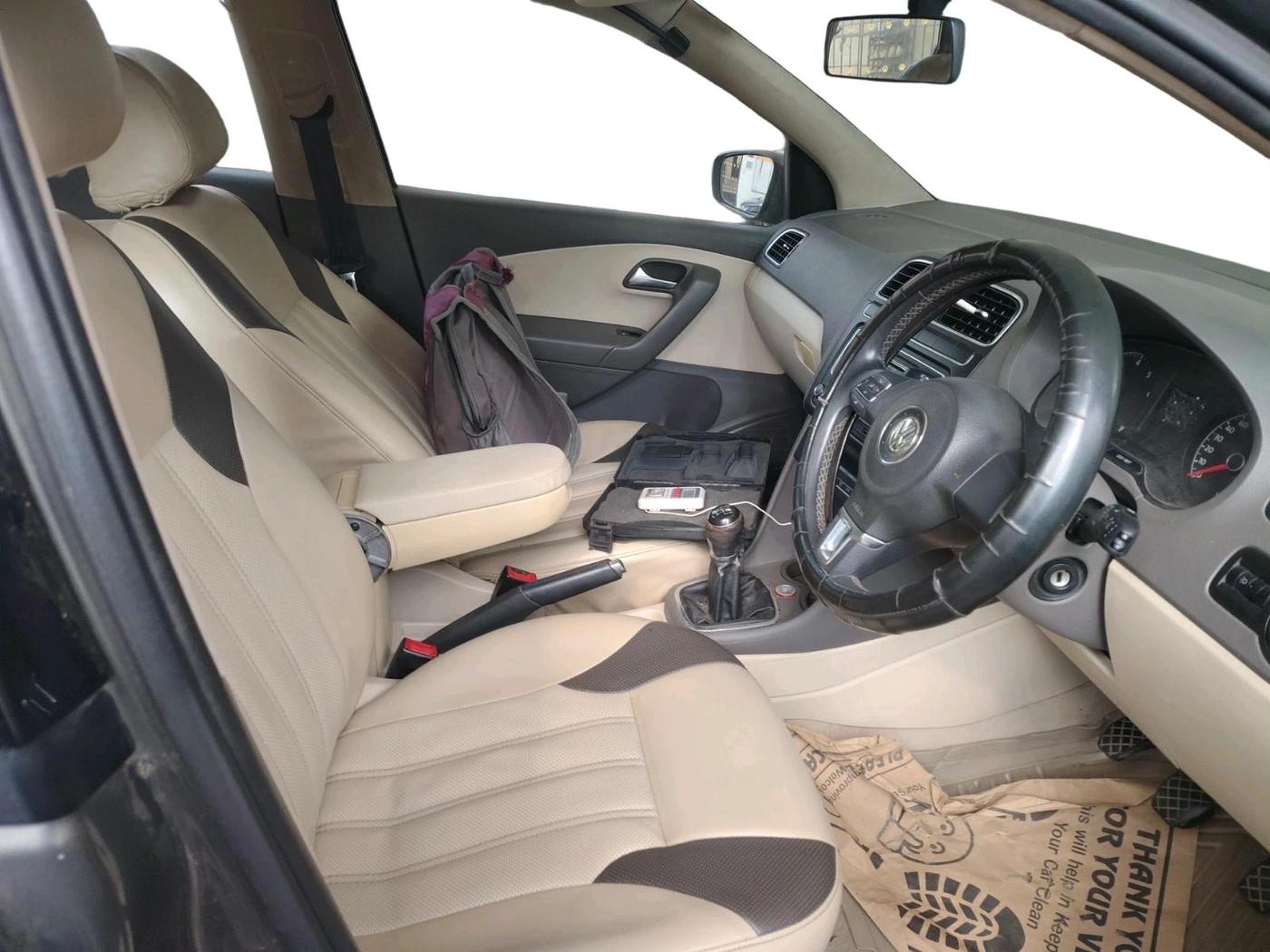2013 Volkswagen Vento HIGHLINE 1.6 MPI, Petrol, Manual, 73,867 km, interior