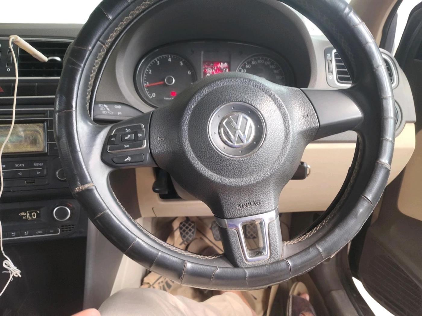 2013 Volkswagen Vento HIGHLINE 1.6 MPI, Petrol, Manual, 73,867 km, interior