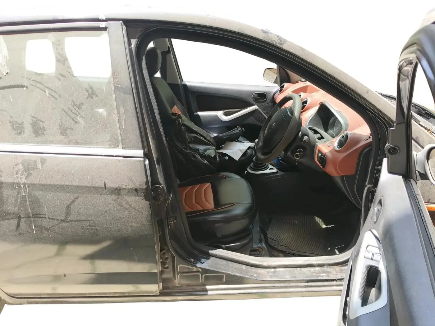2010 Ford Figo ZXI 1.2 PETROL, Petrol, Manual, 49,336 km, interior
