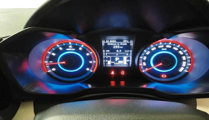 2025 Mahindra XUV 3XO MX2 Pro 1.2 L TCMPFI AT, Petrol, Automatic, 6,582 km, interior