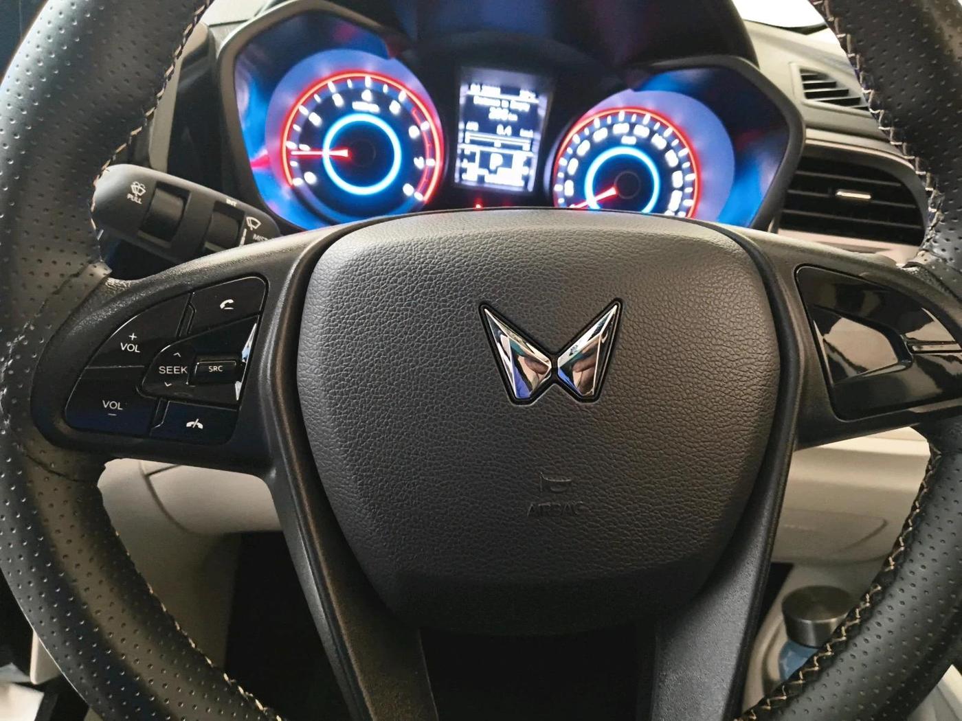 2025 Mahindra XUV 3XO MX2 Pro 1.2 L TCMPFI AT, Petrol, Automatic, 6,582 km, interior