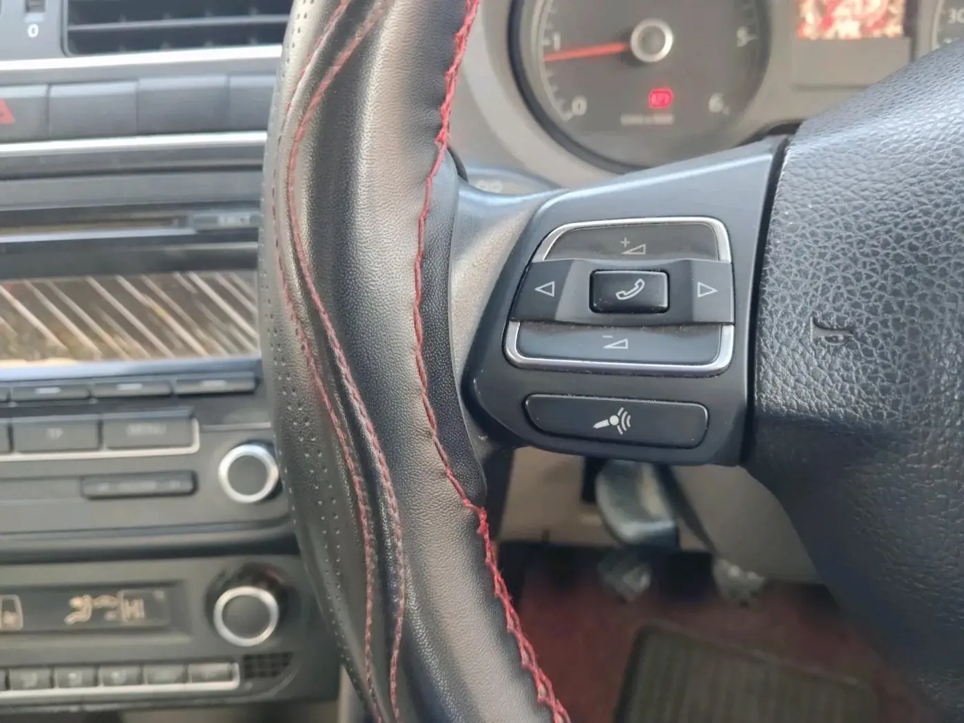 2011 Volkswagen Vento HIGHLINE DIESEL 1.6, Diesel, Manual, 1,35,441 km, interior