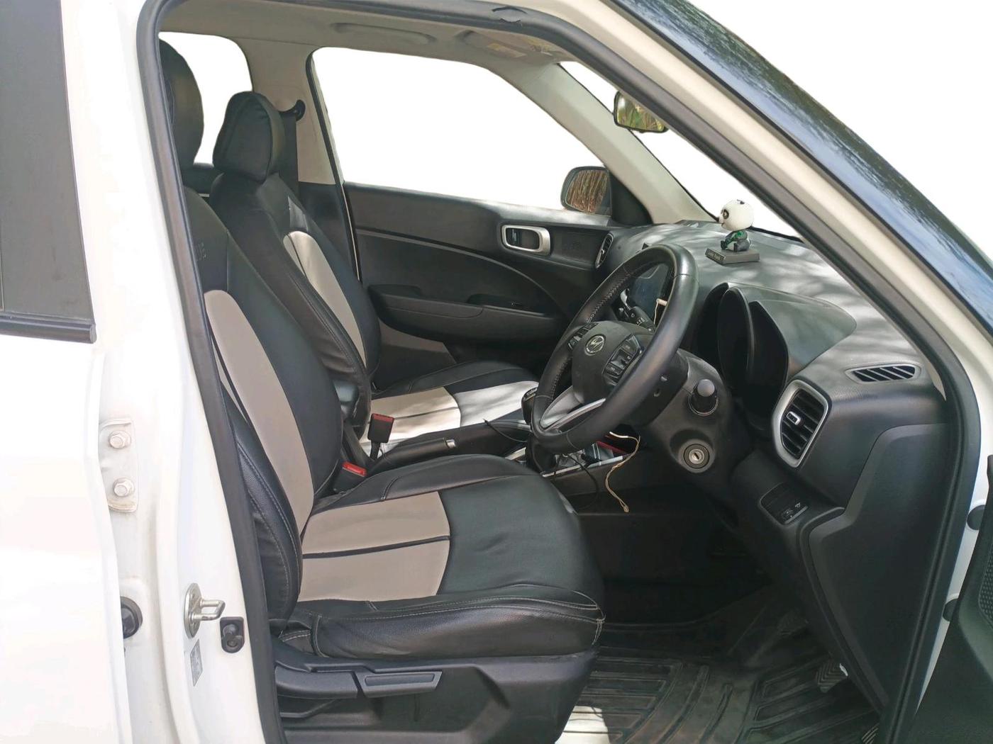 2022 Hyundai VENUE SX 1.5 CRDI, Diesel, Manual, 42,536 km, interior