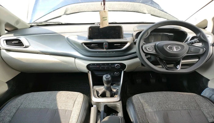 2024 Tata ALTROZ XZ CNG, CNG, Manual, 15,388 km, interior