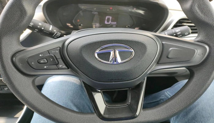 2024 Tata ALTROZ XZ CNG, CNG, Manual, 15,388 km, interior