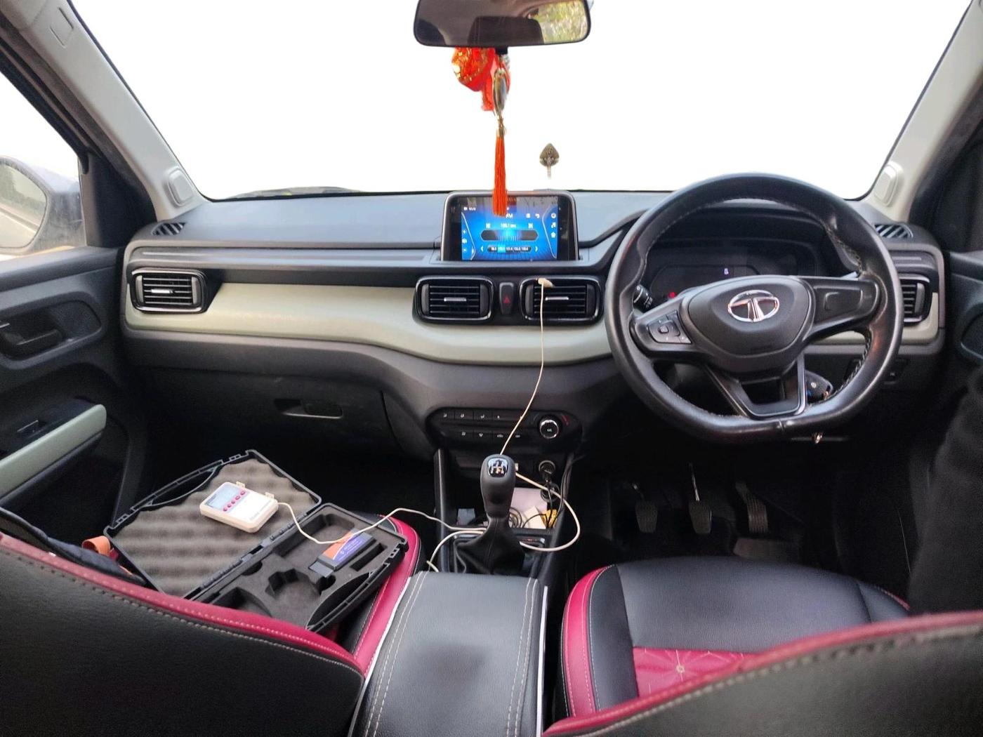 2023 Tata PUNCH ADVENTURE RHYTHM CNG MT, CNG, Manual, 33,128 km, interior