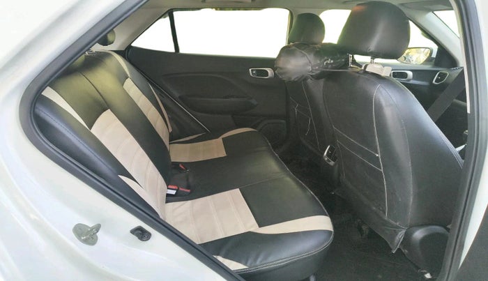 2021 Hyundai VENUE SX 1.5 CRDI, Diesel, Manual, 53,852 km, interior