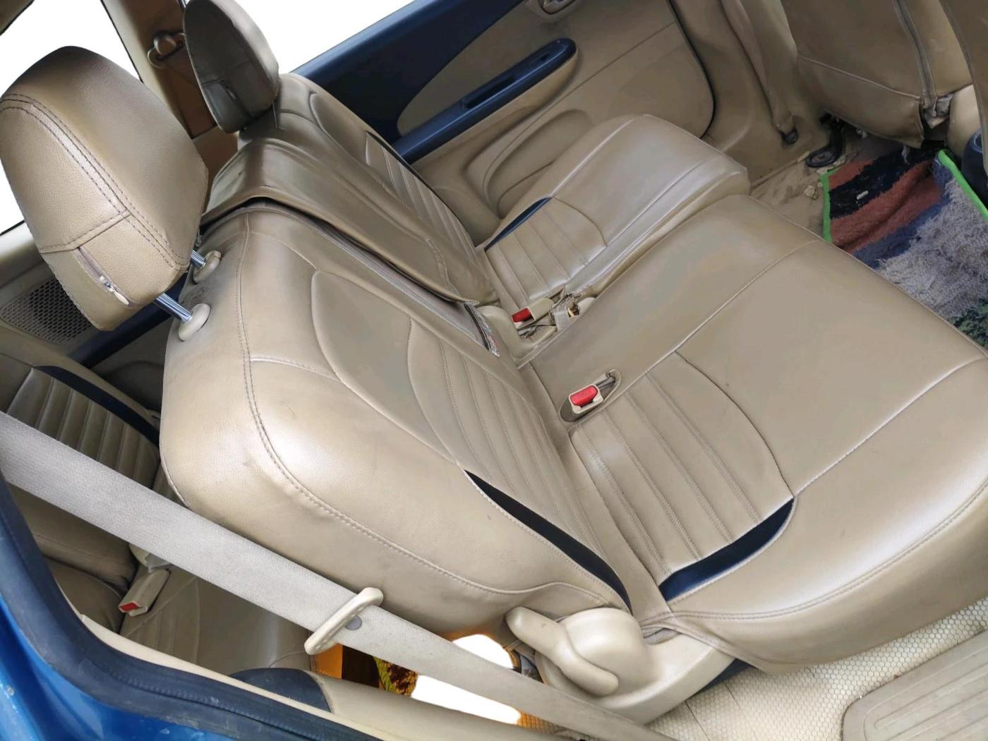 2014 Honda Mobilio 1.5L I-DTEC V, Diesel, Manual, 1,95,009 km, interior