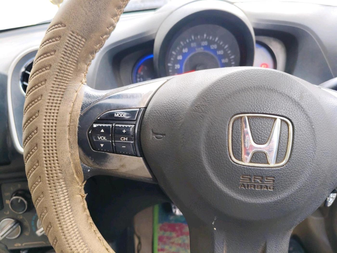 2014 Honda Mobilio 1.5L I-DTEC V, Diesel, Manual, 1,95,009 km, interior