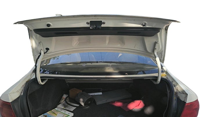 2011 Volkswagen Vento TRENDLINE DIESEL 1.6, Diesel, Manual, 1,71,602 km, exterior