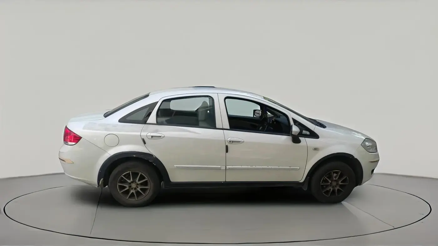 2014 Fiat Linea ACTIVE 1.4 L TJET, Petrol, Manual, 1,17,094 km, exterior