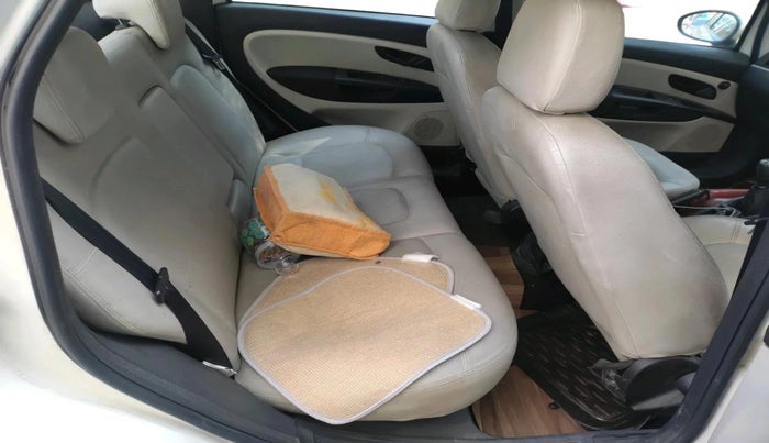 2014 Fiat Linea ACTIVE 1.4 L TJET, Petrol, Manual, 1,17,094 km, interior