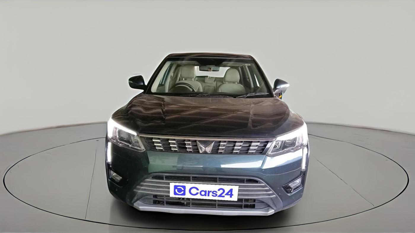 2024 Mahindra XUV300 W8 (O) 1.2 PETROL AMT, Petrol, Automatic, 23,082 km, exterior