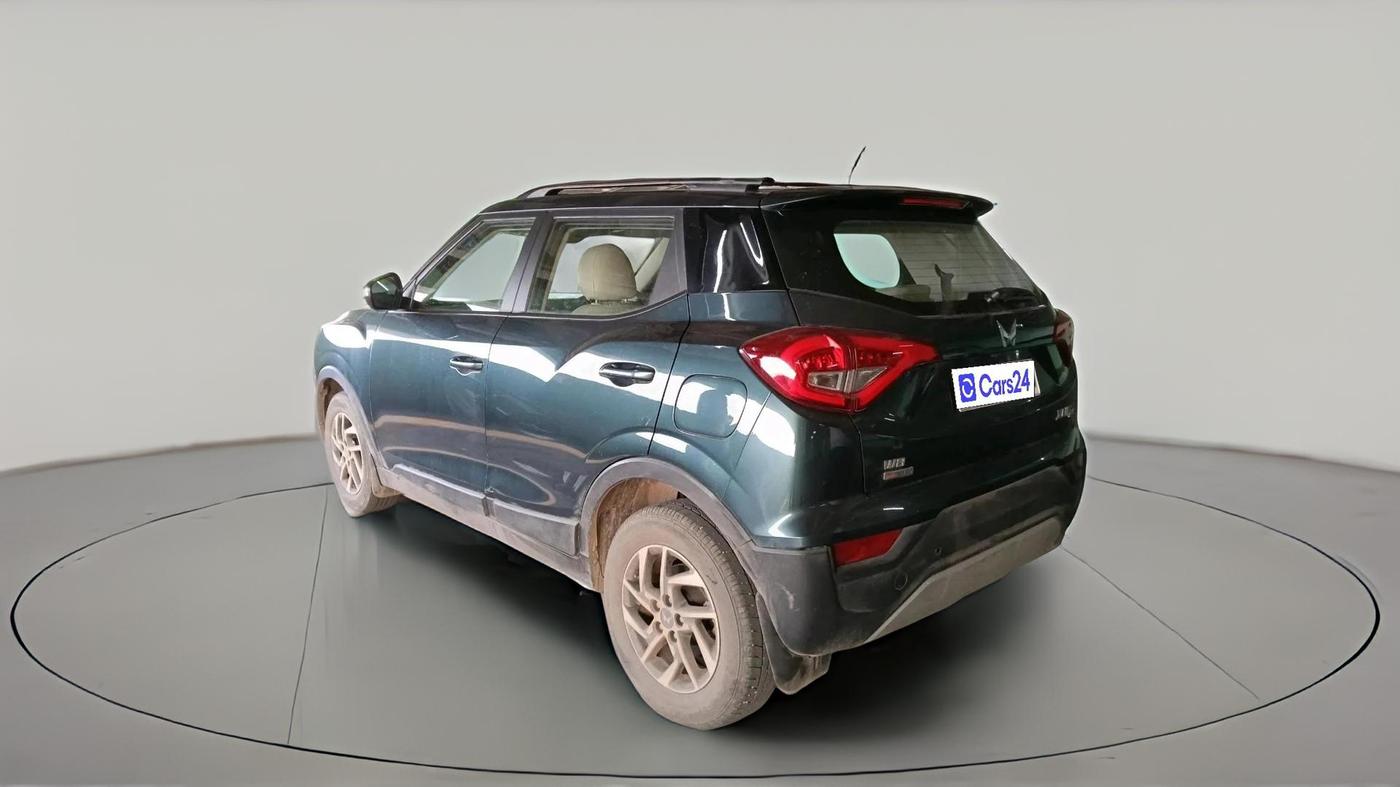 2024 Mahindra XUV300 W8 (O) 1.2 PETROL AMT, Petrol, Automatic, 23,082 km, exterior
