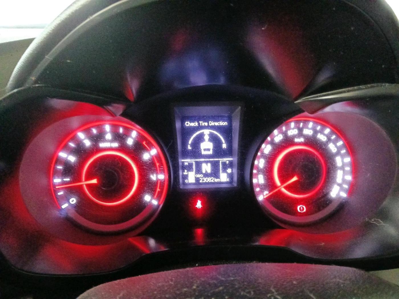 2024 Mahindra XUV300 W8 (O) 1.2 PETROL AMT, Petrol, Automatic, 23,082 km, interior