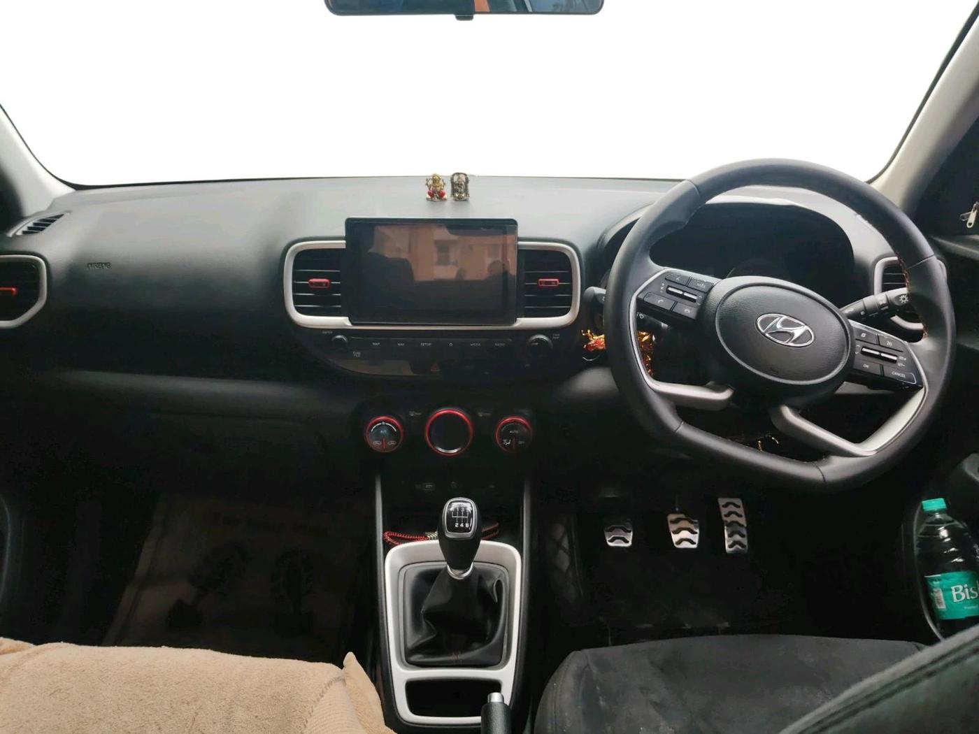 2022 Hyundai VENUE SX 1.5 (O) CRDI DUAL TONE, Diesel, Manual, 86,161 km, interior