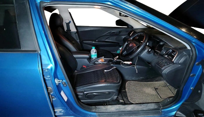 2023 Mahindra XUV400 EL 7.2 KW, Electric, Automatic, 31,476 km, interior