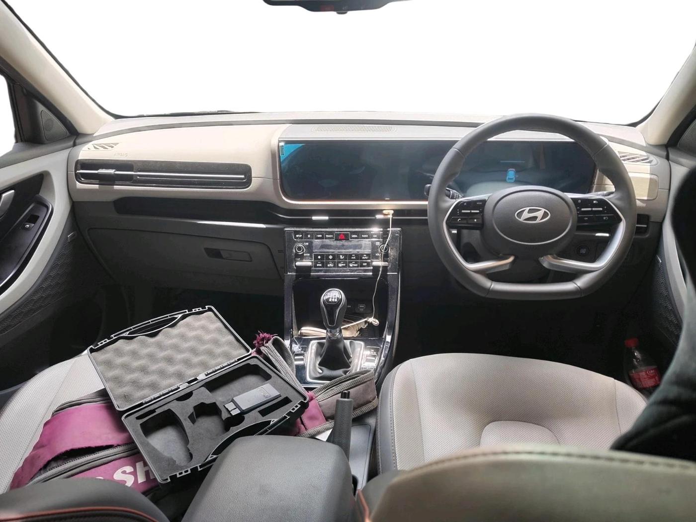 2025 Hyundai Creta SX 1.5 Premium Petrol, Petrol, Manual, 24,243 km, interior