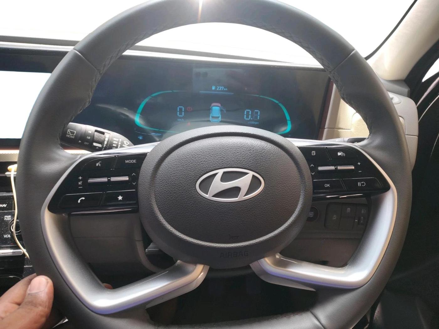 2025 Hyundai Creta SX 1.5 Premium Petrol, Petrol, Manual, 24,243 km, interior