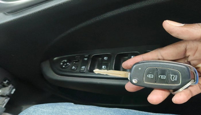 2021 Hyundai VENUE S+ 1.2, Petrol, Manual, 72,499 km, interior