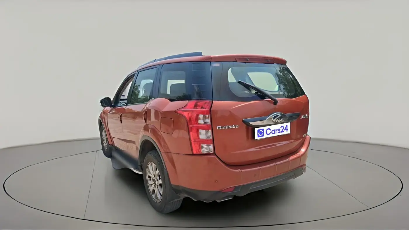 2015 Mahindra XUV500 W10, Diesel, Manual, 1,25,044 km, exterior