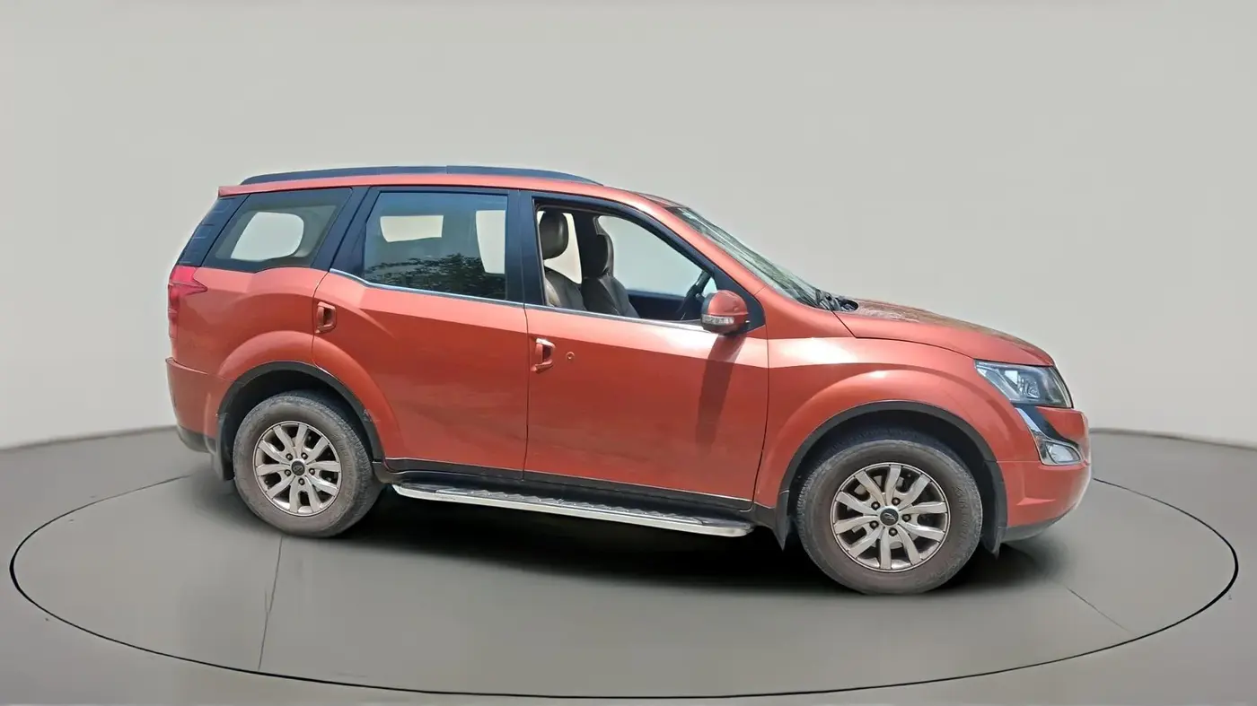 2015 Mahindra XUV500 W10, Diesel, Manual, 1,25,044 km, exterior