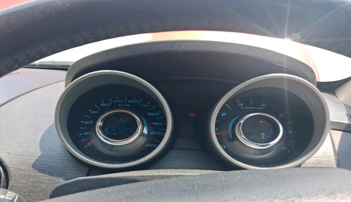 2015 Mahindra XUV500 W10, Diesel, Manual, 1,25,044 km, interior