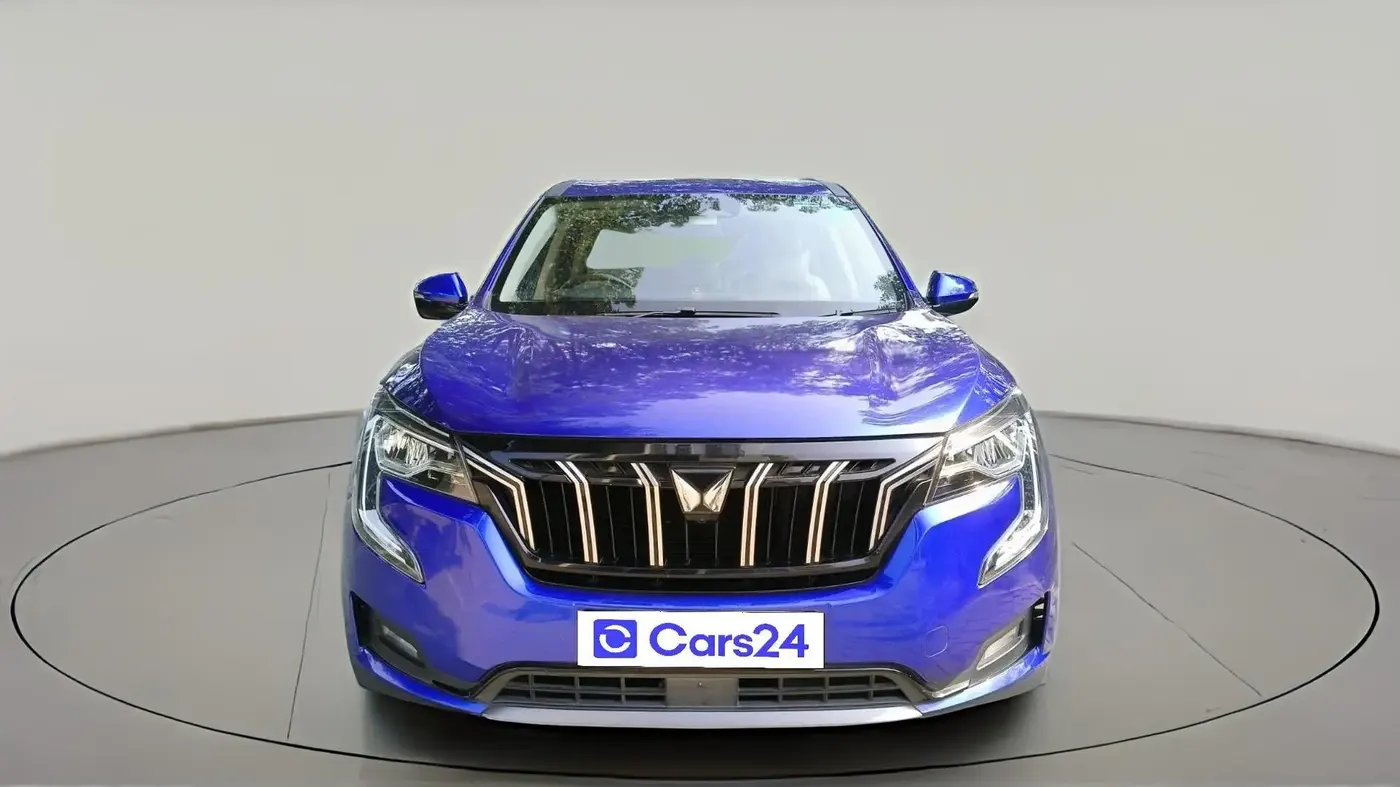 2021 Mahindra XUV700 AX 7 LUXURY D MT 7 STR, Diesel, Manual, 1,08,733 km, exterior