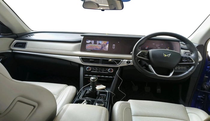 2021 Mahindra XUV700 AX 7 LUXURY D MT 7 STR, Diesel, Manual, 1,08,733 km, interior