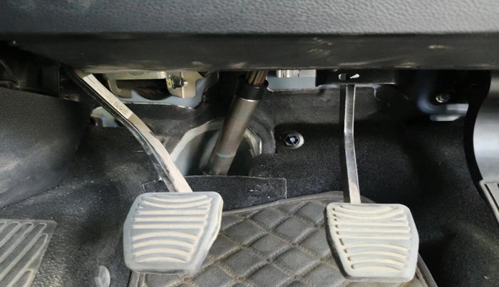 2021 Mahindra XUV700 AX 7 LUXURY D MT 7 STR, Diesel, Manual, 1,08,733 km, interior