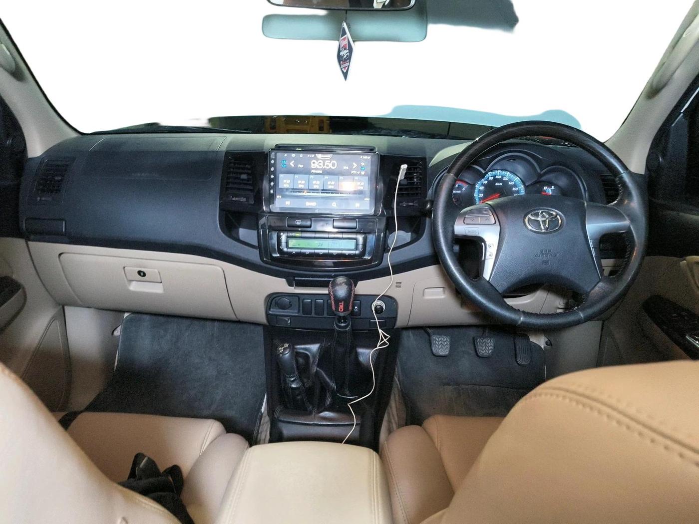 2014 Toyota Fortuner 3.0 4X4 MT, Diesel, Manual, 1,58,754 km, interior