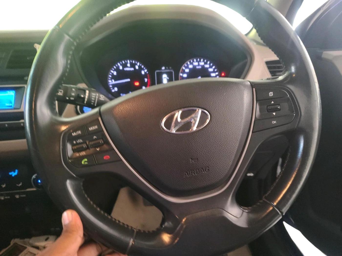 2014 Hyundai i20 ASTA 1.2, Petrol, Manual, 57,773 km, interior