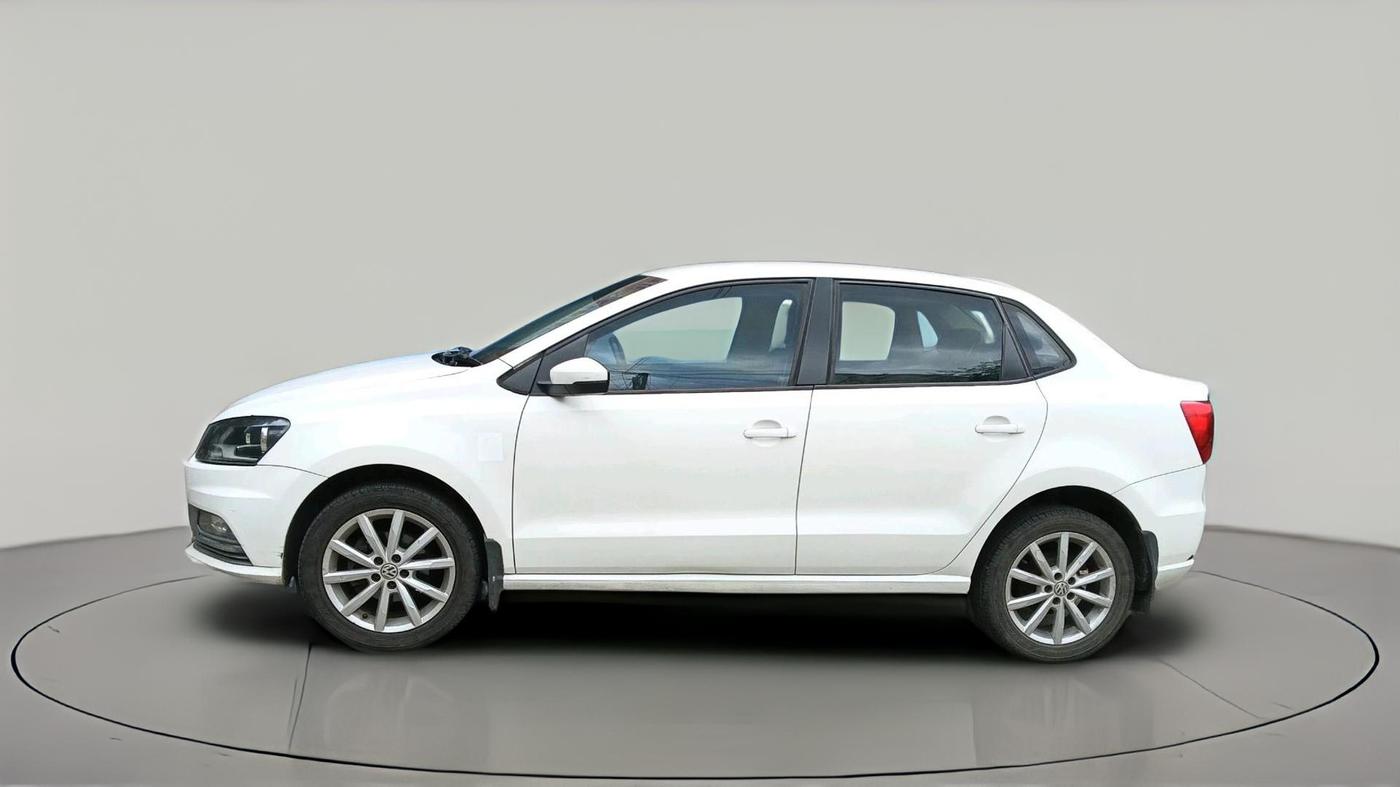 2017 Volkswagen Ameo HIGHLINE PLUS 1.5L AT 16 ALLOY, Diesel, Automatic, 79,886 km, exterior