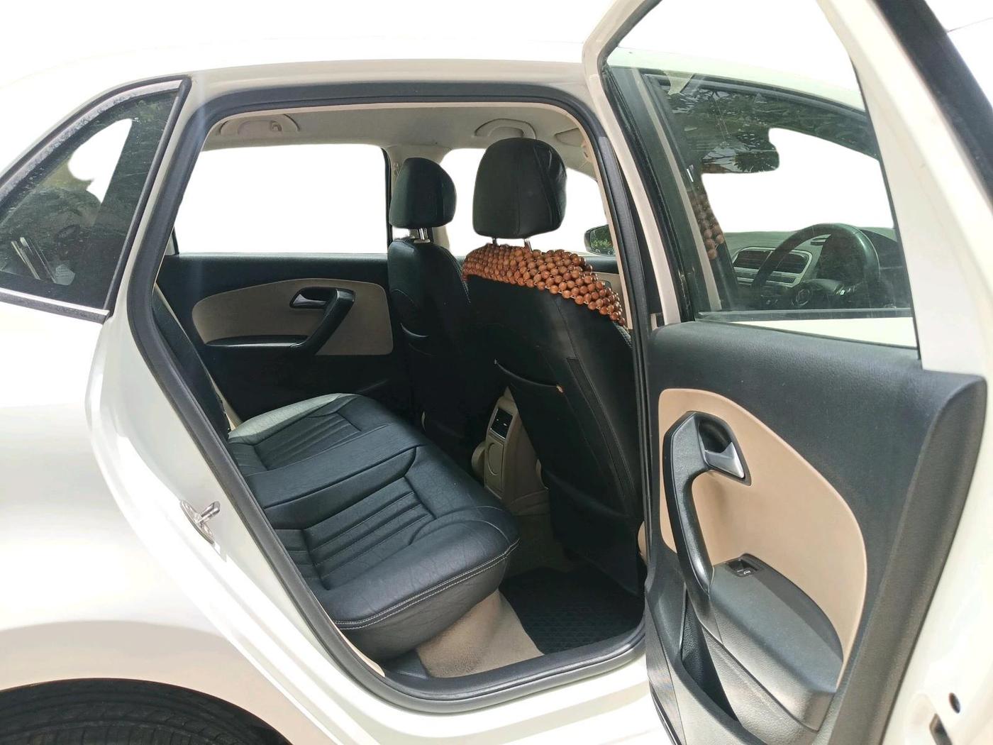 2017 Volkswagen Ameo HIGHLINE PLUS 1.5L AT 16 ALLOY, Diesel, Automatic, 79,886 km, interior