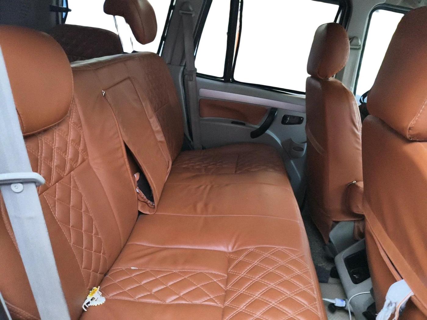 2016 Mahindra Scorpio S10, Diesel, Manual, 2,06,314 km, interior