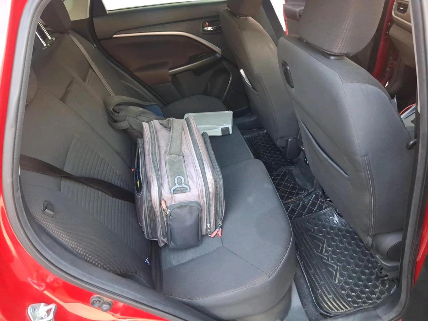 2023 Maruti BREZZA ZXI + AT SMART HYBRID, Petrol, Automatic, 37,269 km, interior
