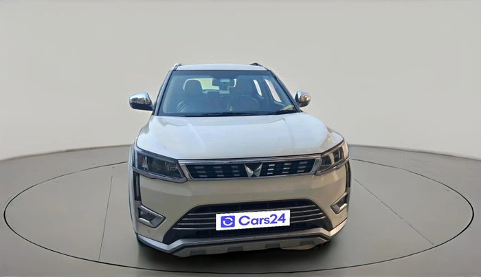 2022 Mahindra XUV300 W8 (O) 1.2 PETROL AMT, Petrol, Automatic, 61,190 km, exterior