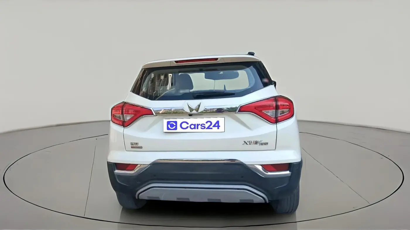 2022 Mahindra XUV300 W8 (O) 1.2 PETROL AMT, Petrol, Automatic, 61,190 km, exterior
