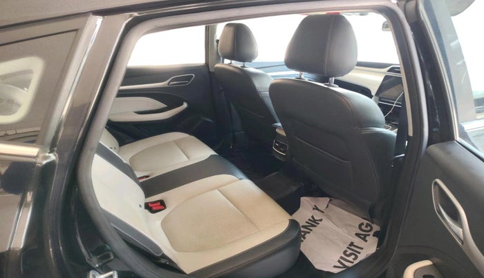 2022 MG ASTOR SHARP 1.5 MT, Petrol, Manual, 27,258 km, interior