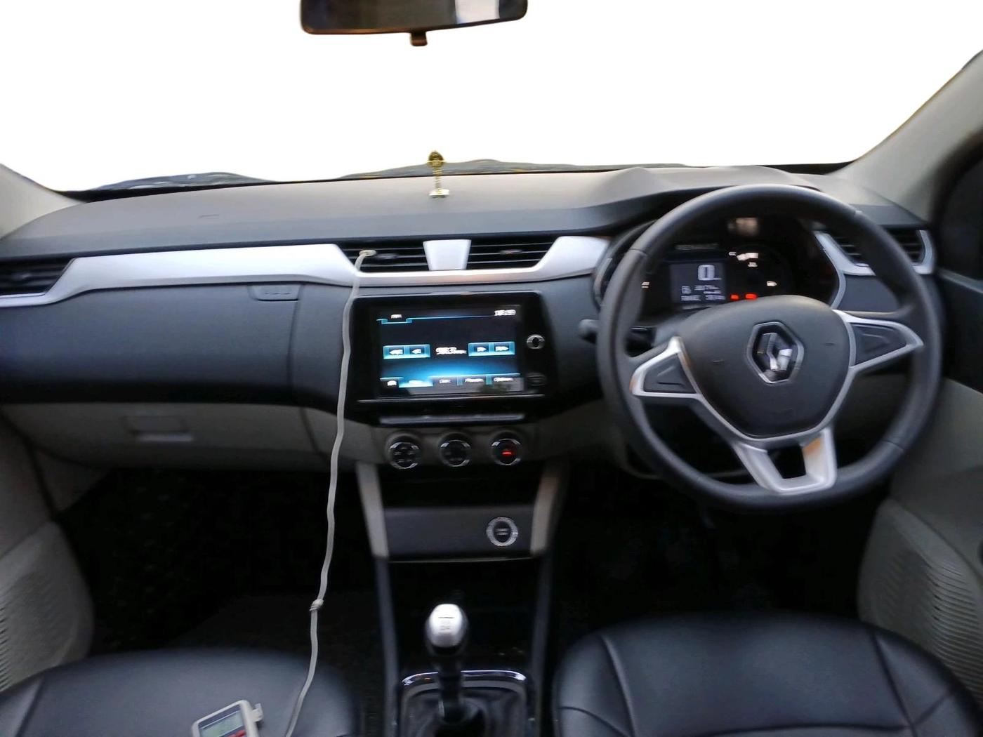 2021 Renault TRIBER RXZ, Petrol, Manual, 38,174 km, interior